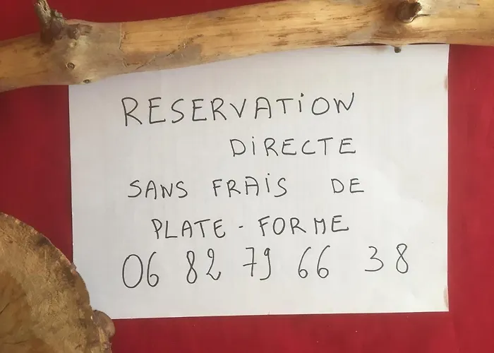 Maisonnette Ecologique Isolee En Botte De Paille